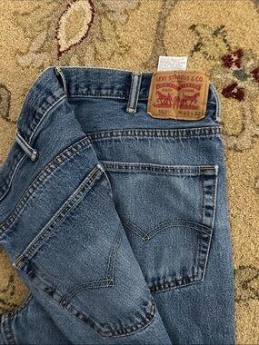 Levi's 550 Relaxed Fit Jeans in Medium Blue Wash